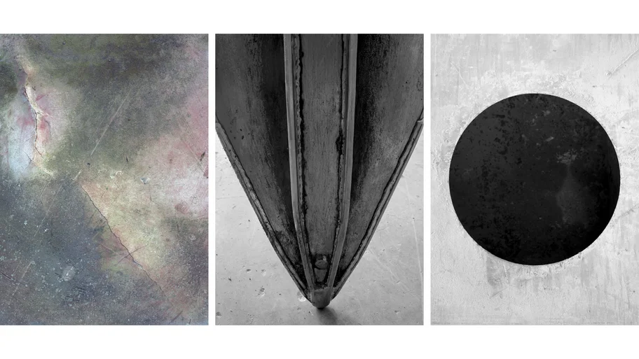 Die Fotografien von Lukas Hoffmann zeigen industrielle Strukturen, Oberflächen und architektonische Details in ruhiger, klarer Bildsprache. Seine Motive bewegen sich zwischen Fläche und Raum, zwischen Sichtbarem und Abstraktion. Durch die Arbeit mit einer analogen Großbildkamera entstehen Aufnahmen mit hoher Präzision und Tiefe. In Schwarz-Weiß oder reduzierter Farbigkeit offenbaren sich Spuren von Zeit, Nutzung und Material – Bilder, die nicht erklären, sondern zur Beobachtung einladen.