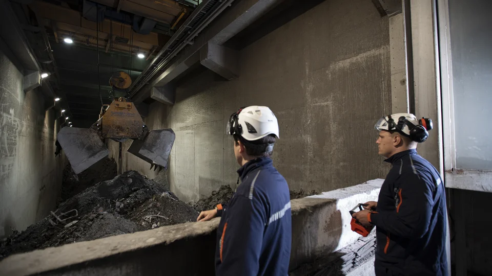 EEW Mitarbeiter am Standort Helmstedt - Schlackebunker